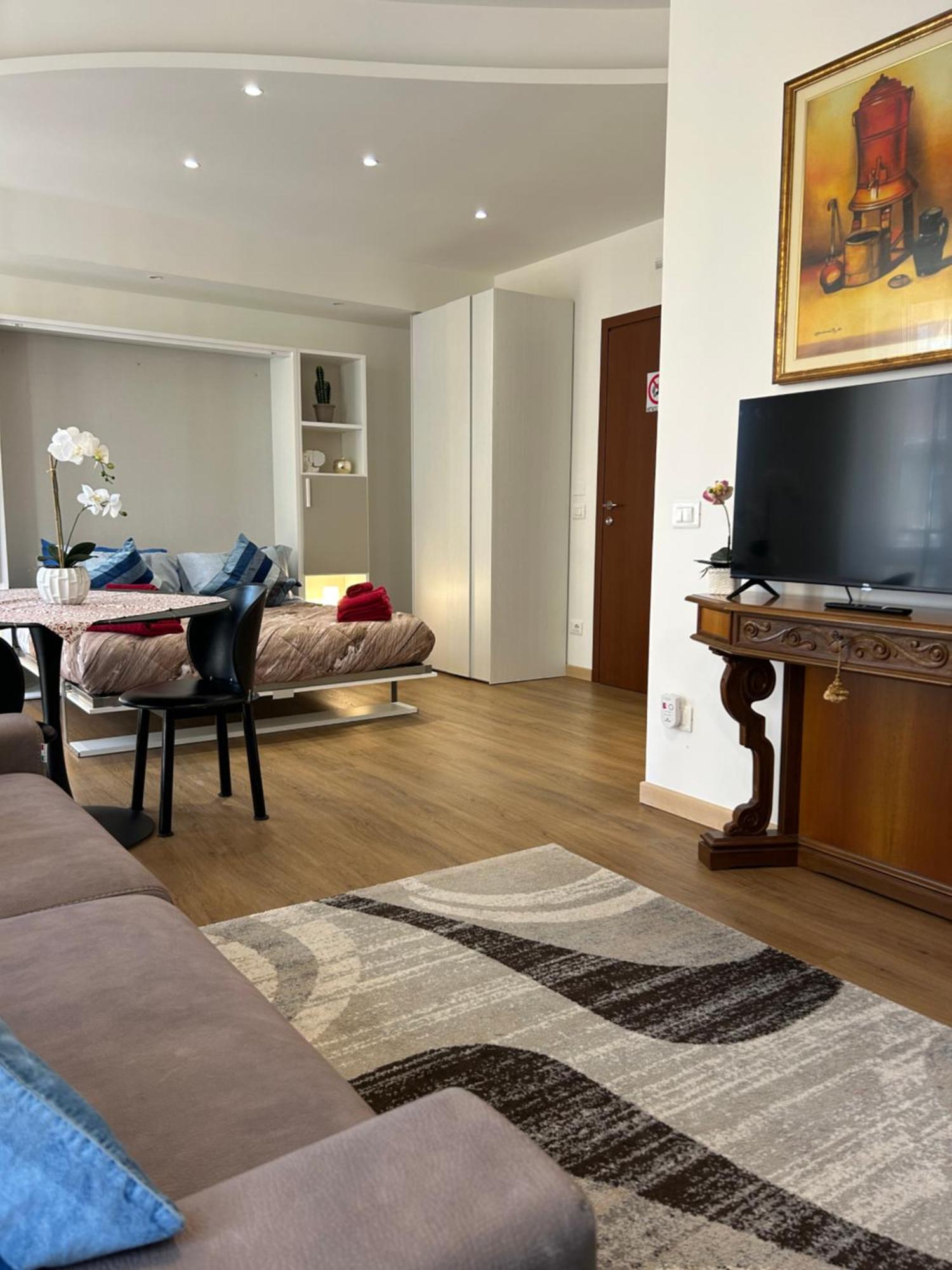 Valverde Apartment And Rooms Верона Экстерьер фото